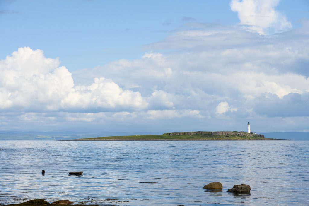 Pladda Leutchturm mit Robben