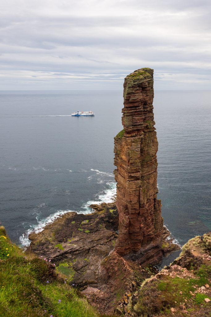 Old Man of Hoy mit Fähre Old Man of Hoy mit Fähre